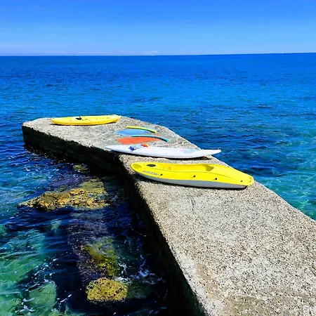 Pearl With Sea Access & Shared Pool סנטה פלביה