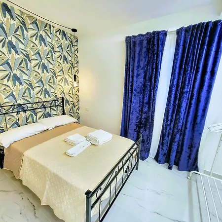 Pearl With Sea Access & Shared Pool * סנטה פלביה