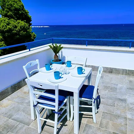 Pearl With Sea Access & Shared Pool דירה *