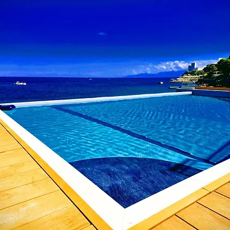 דירה Pearl With Sea Access & Shared Pool סנטה פלביה