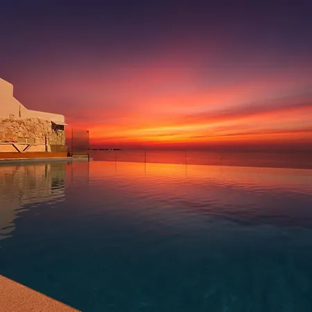 Pearl With Sea Access & Shared Pool * סנטה פלביה