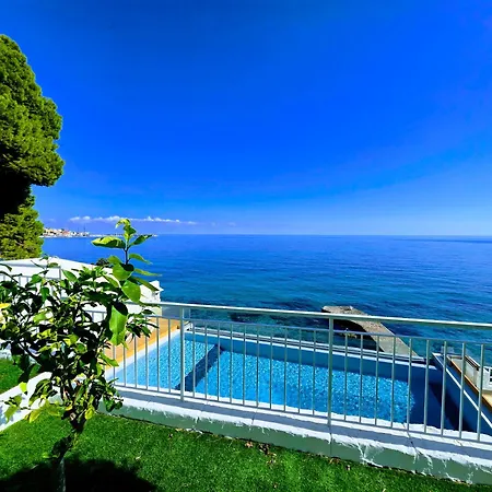 Pearl With Sea Access & Shared Pool * סנטה פלביה