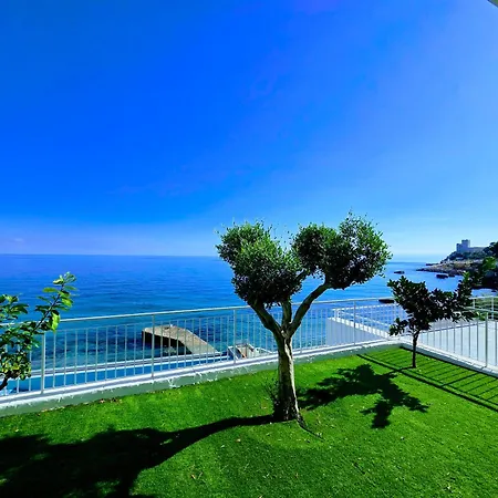 Pearl With Sea Access & Shared Pool * סנטה פלביה