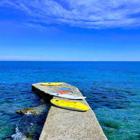 Pearl With Sea Access & Shared Pool סנטה פלביה