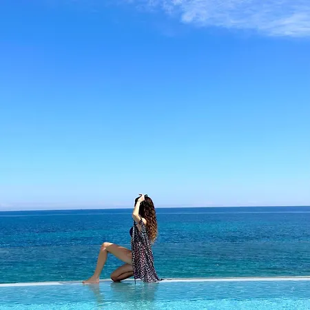 Pearl With Sea Access & Shared Pool Apartment *