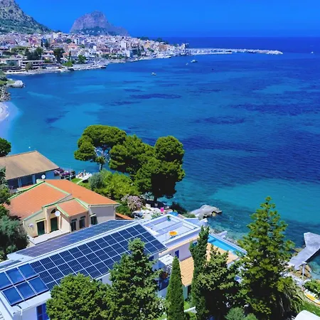 Pearl With Sea Access & Shared Pool Apartment *