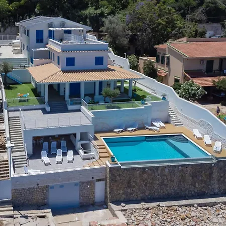 Pearl With Sea Access & Shared Pool Santa Flavia